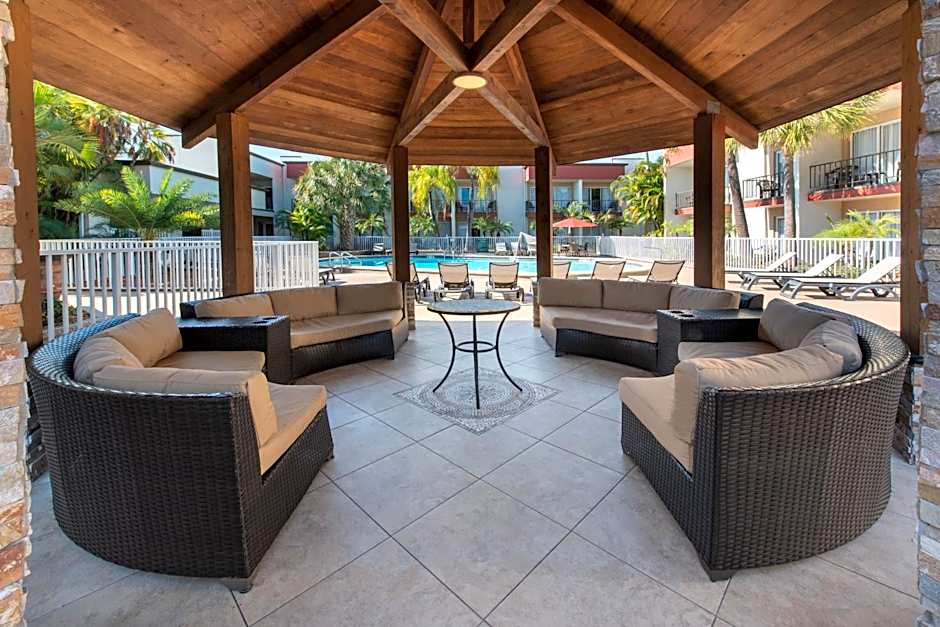 La Quinta Inn & Suites by Wyndham Clearwater Central