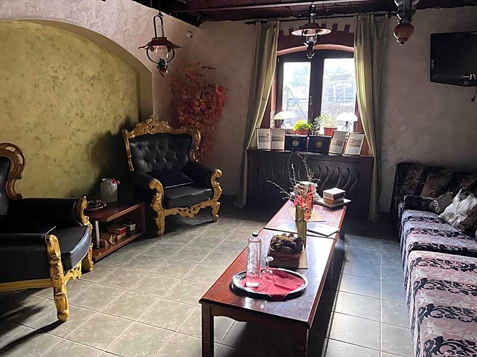 Casa Dunarea by Genco