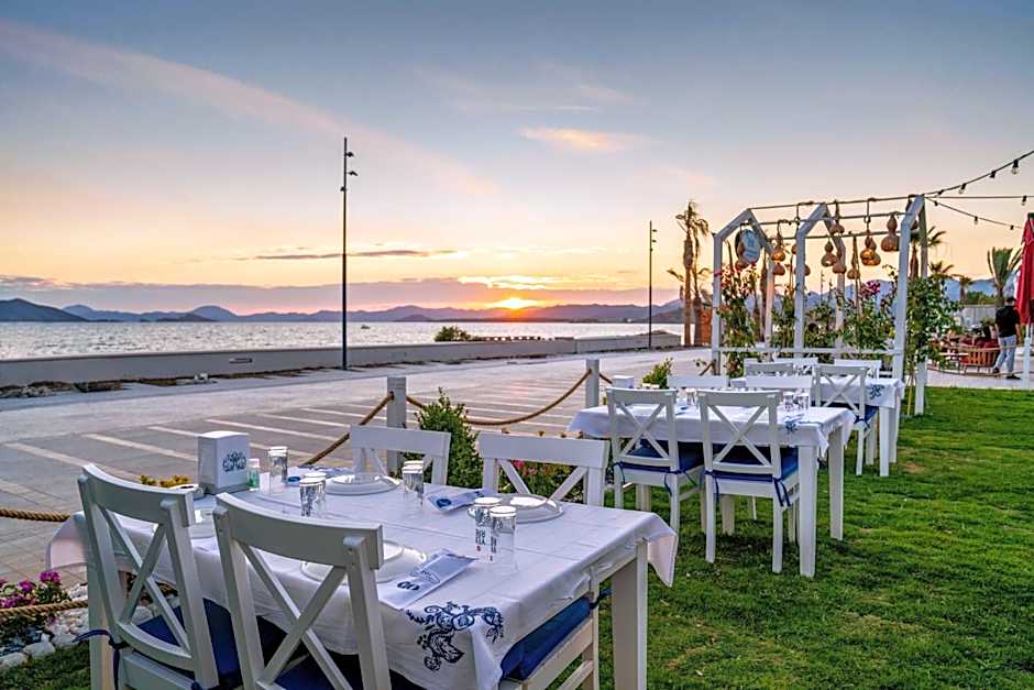 Uras Beach Hotel