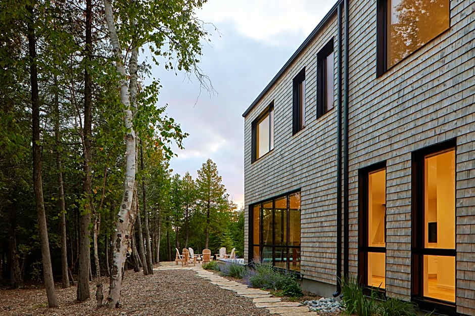 Modern North Bruce Waterfront Lion's Head