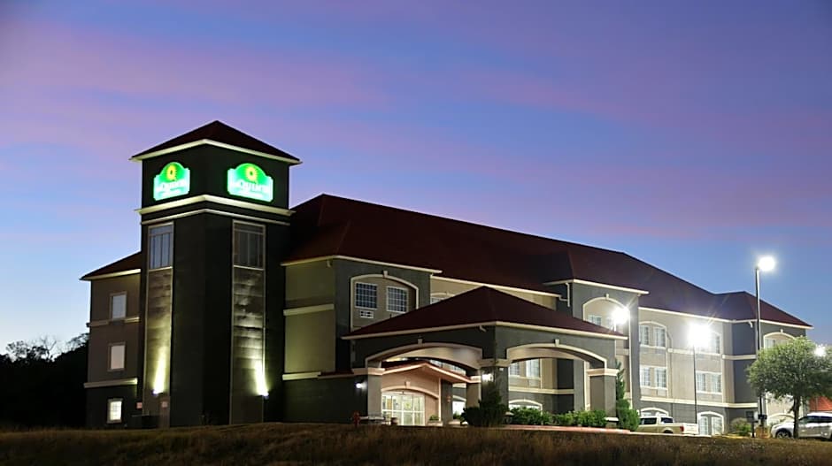 La Quinta Inn & Suites by Wyndham Glen Rose