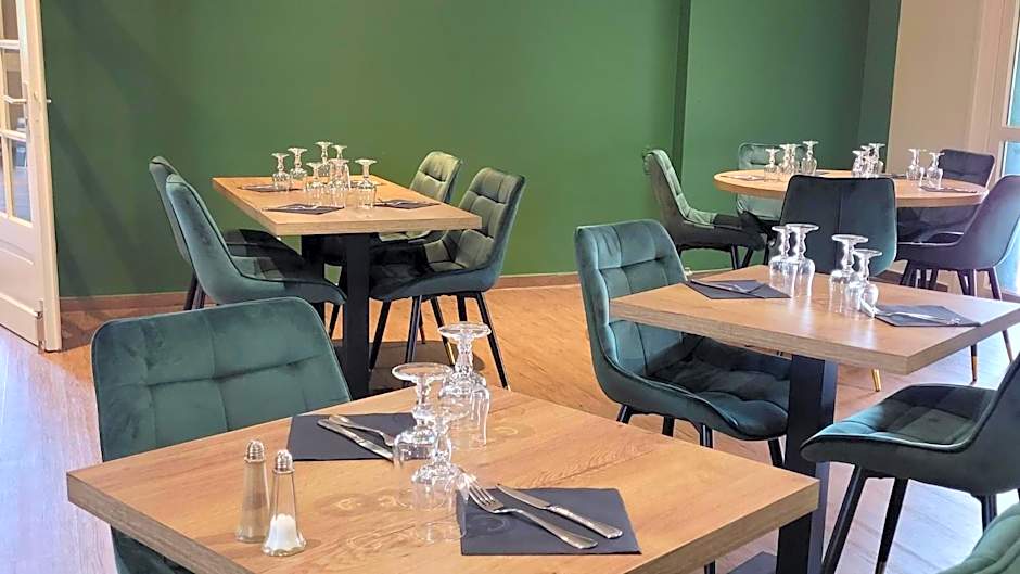 Logis Hôtel Restaurant L'Abri