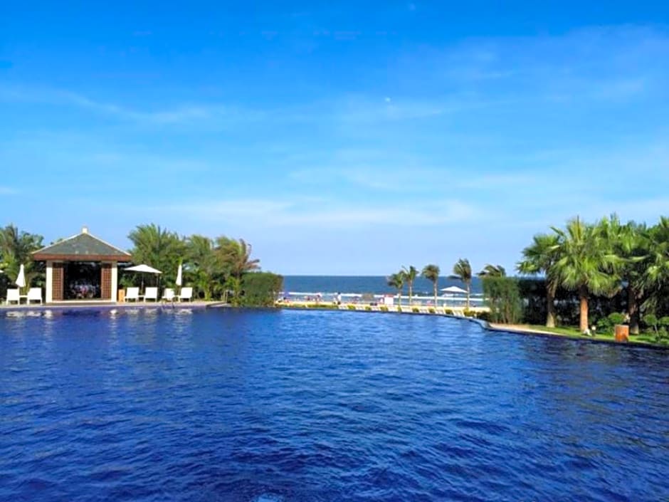 Days Hotel and Suites Yangjiang