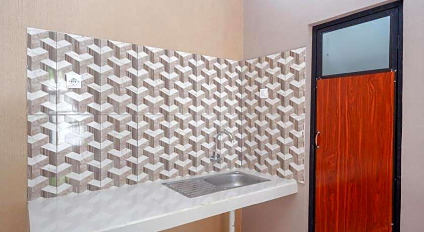 RedDoorz Syariah near Stasiun Gumilir Cilacap