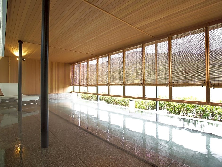 River Retreat Garaku