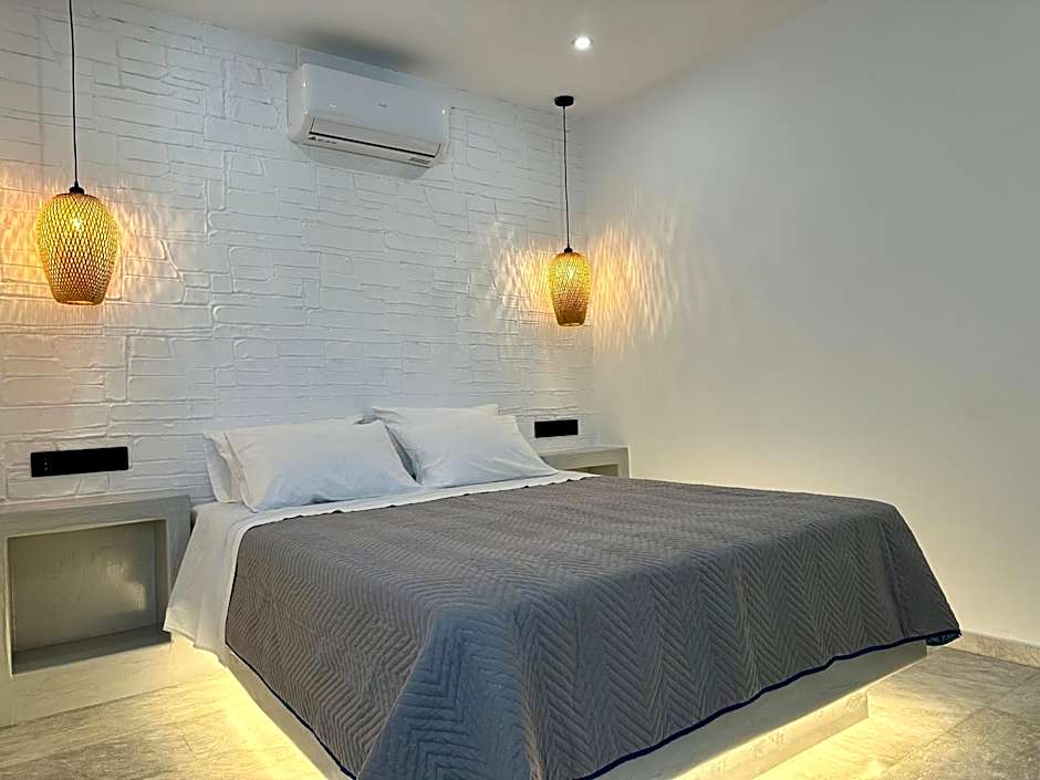 Aphrodite Hotel & Apartments