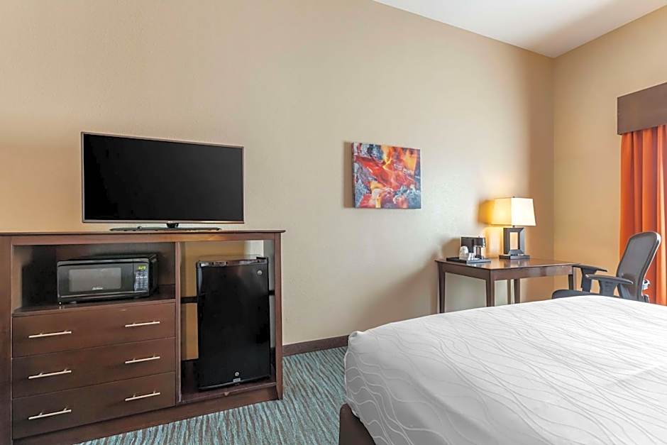 Best Western Plus Longhorn Inn & Suites
