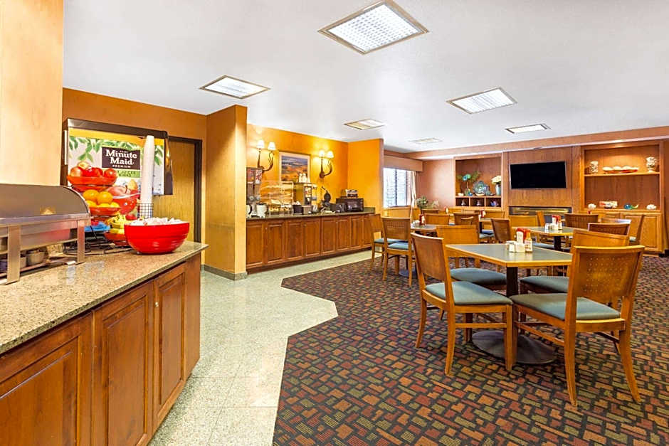 Ramada by Wyndham Kent Seattle Area
