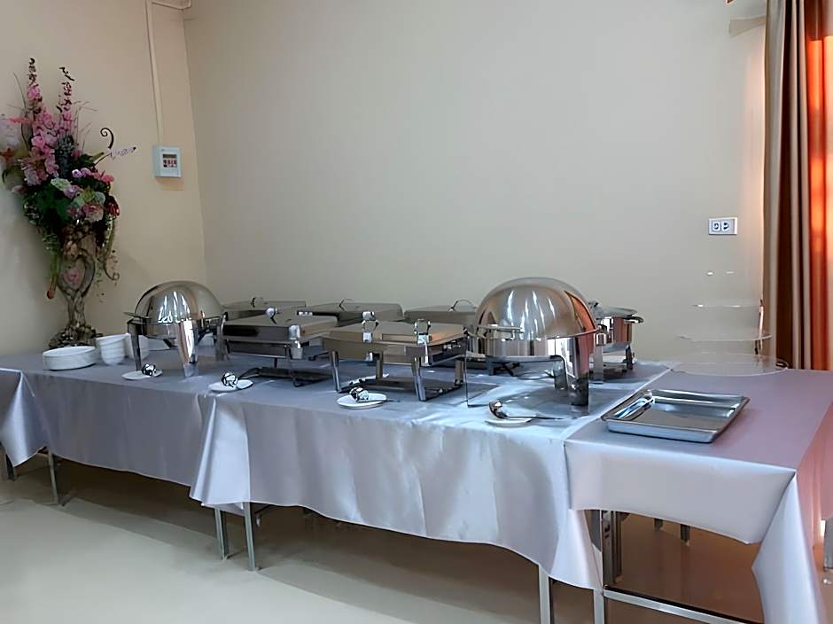 Sasi Nonthaburi hotel and apartment