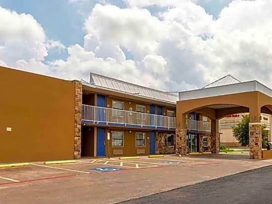Super 8 by Wyndham Mineral Wells