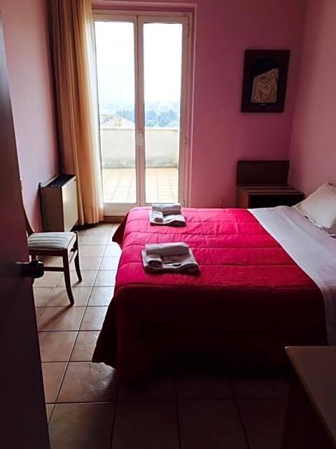 Hotel Pellegrino E Pace