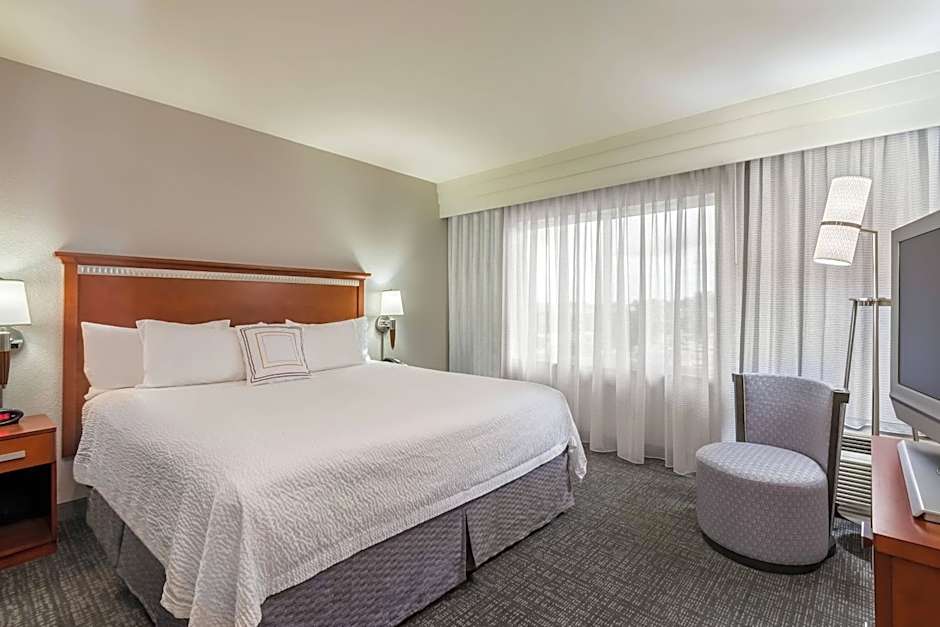 Courtyard by Marriott Fort Myers at I-75 and Gulf Coast Town Center
