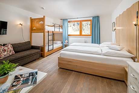 Classic Quadruple Room