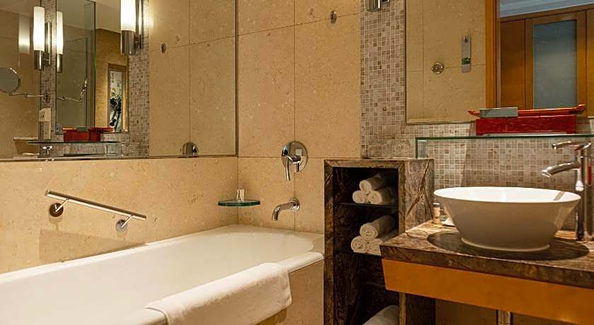 Renaissance by Marriott Suzhou Hotel