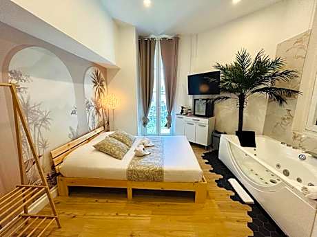 Studio with Spa Bath