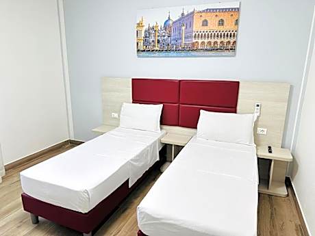Twin Room with Private Bathroom