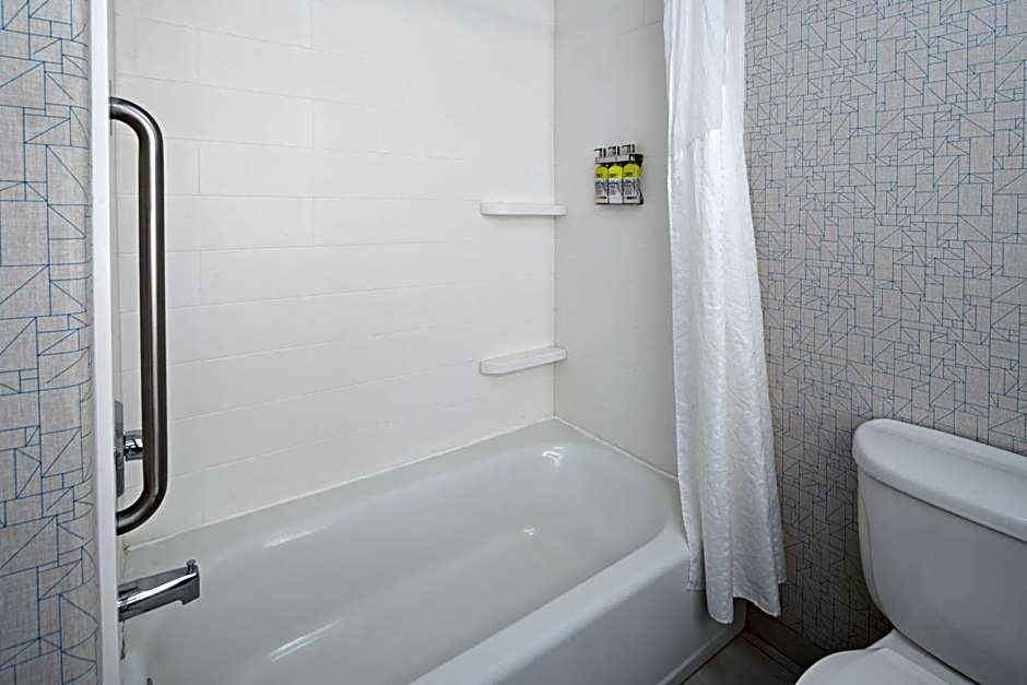Holiday Inn Express Fresno South By IHG