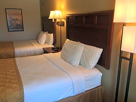 Deluxe Queen Room