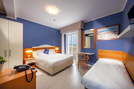 Quadruple Room with Garden View