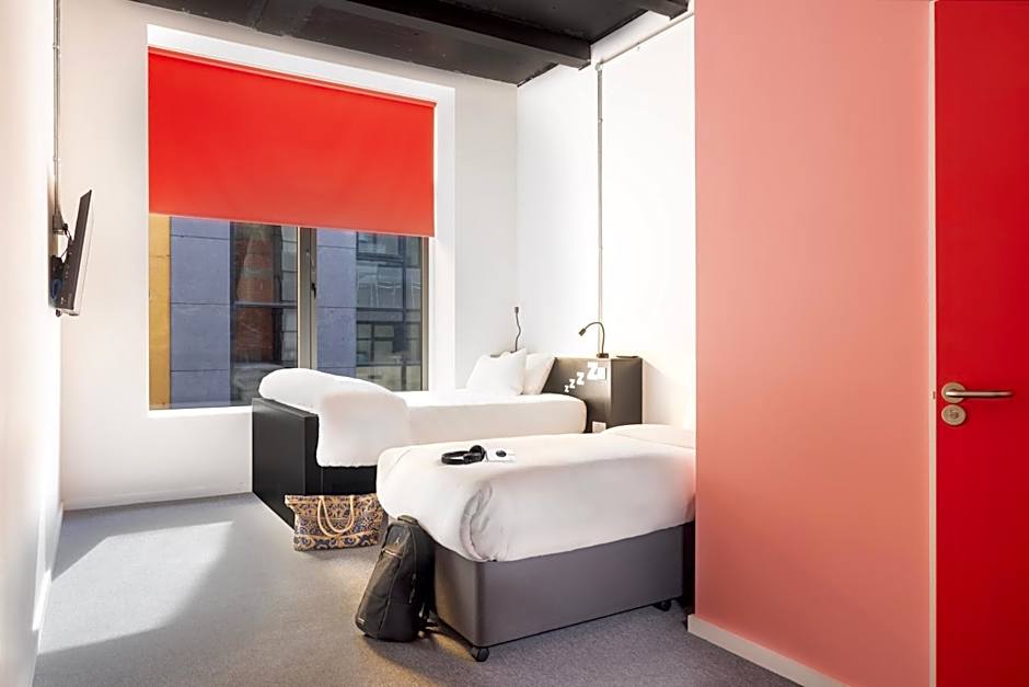 REZz Temple Bar, Dublin