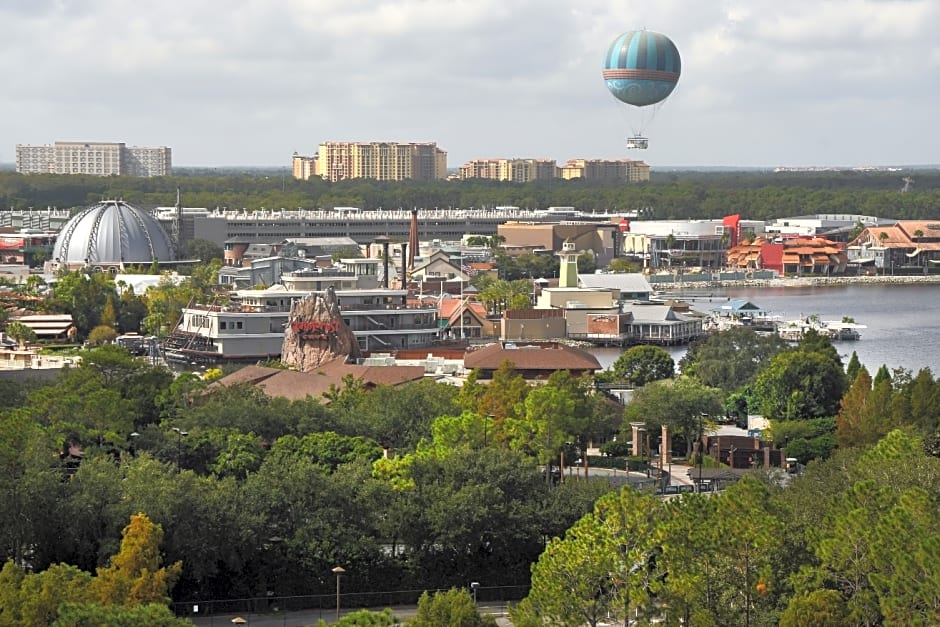 Wyndham Lake Buena Vista Disney Springs Resort Area