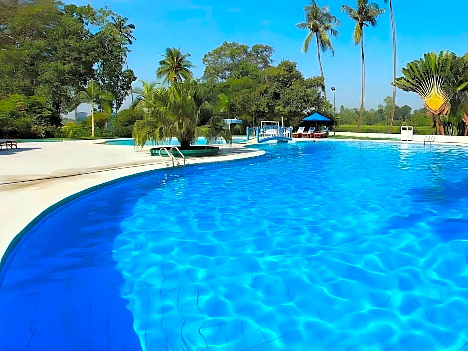 Inya Lake Hotel Yangon