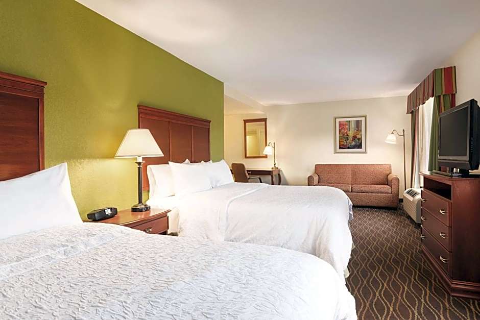 Hampton Inn By Hilton & Suites Greenfield