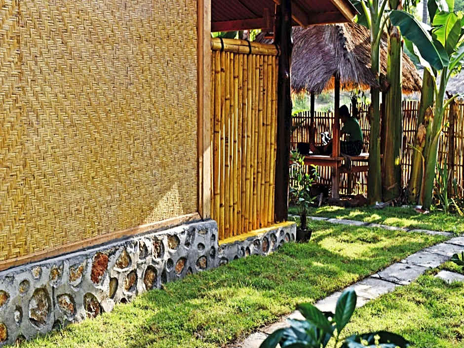 Sasak Lombok Bungalow – Kuta, Lombok, ID