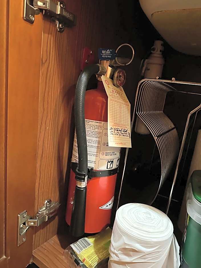 Solara Escape - 2BR Retreat with Pool - Hot Tub - Gym - Spa