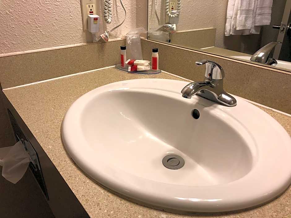 Howard Johnson by Wyndham Salem