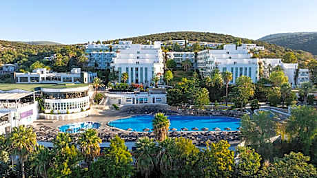 Bodrum Holiday Resort & Spa