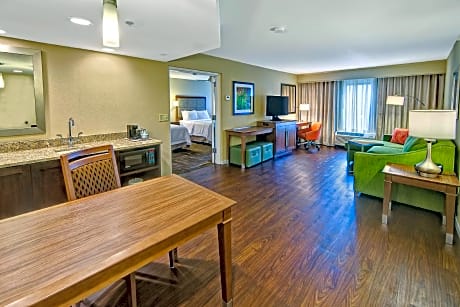 2 Queen Hearing Accessible Suite Non-Smoking