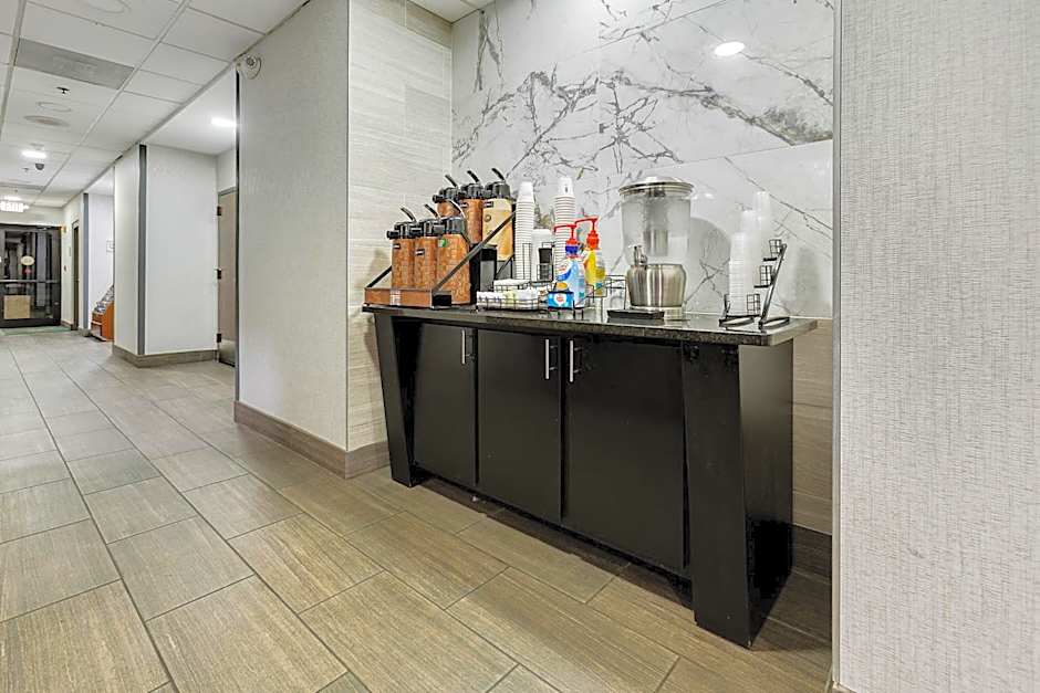 La Quinta Inn & Suites by Wyndham Clarksville