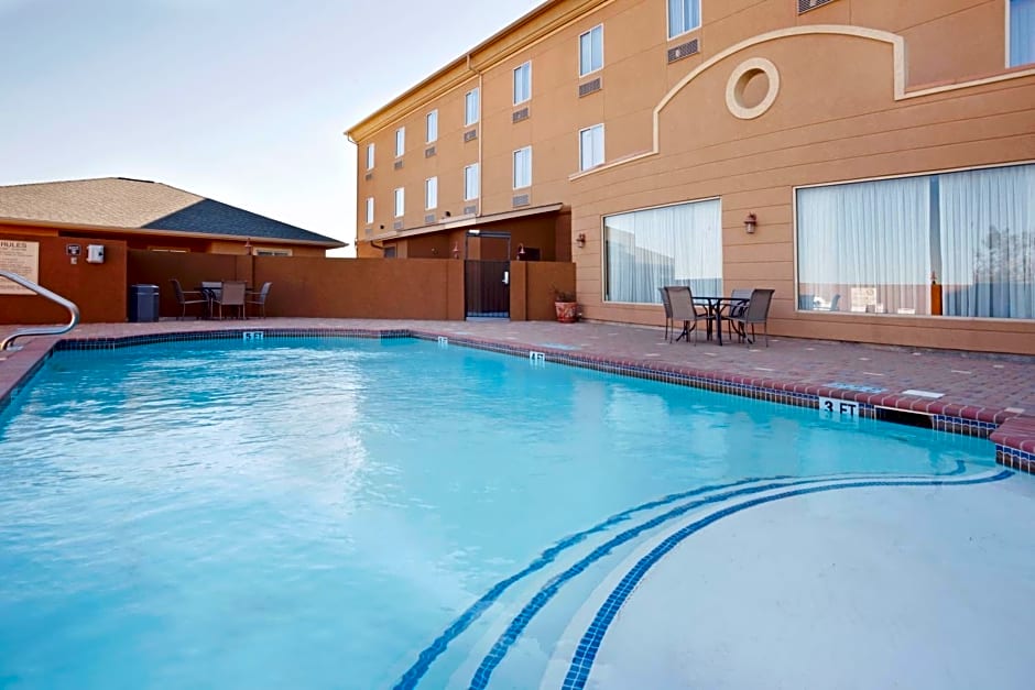 Holiday Inn Express Hotel & Suites Zapata