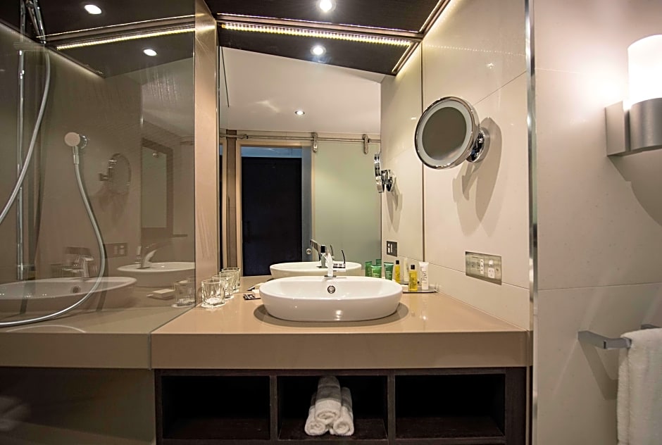 Photo 1 of 6 of Executive 2 Double Beds, View