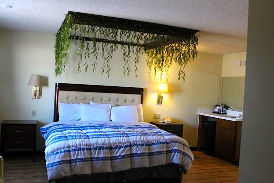 Bellevue Hotel and Suites