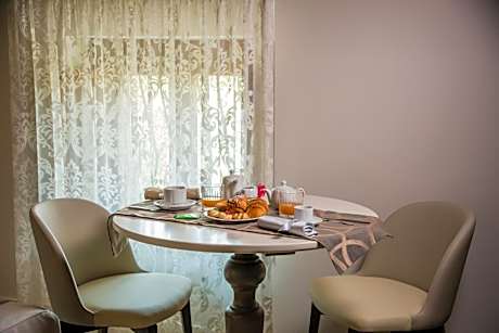 Deluxe Double Room with Shower