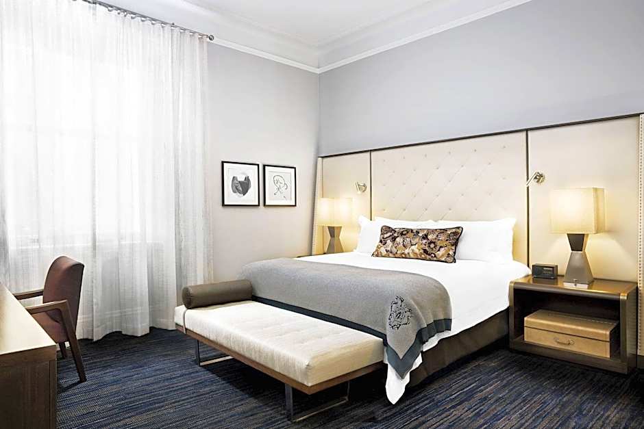 Photo 1 of 5 of Palace 1 King Bed Guestroom