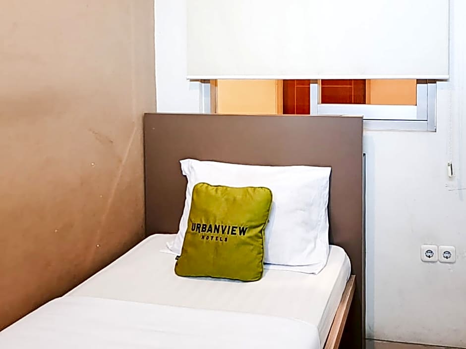 Urbanview Hotel Syariah Graha 8 Bubutan Surabaya