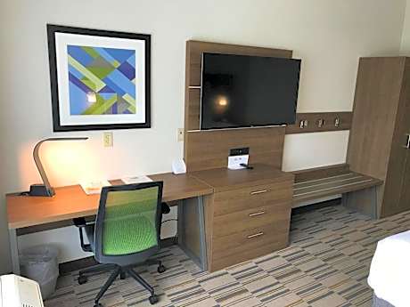 King Room - Mobility Access/Hearing Accessible