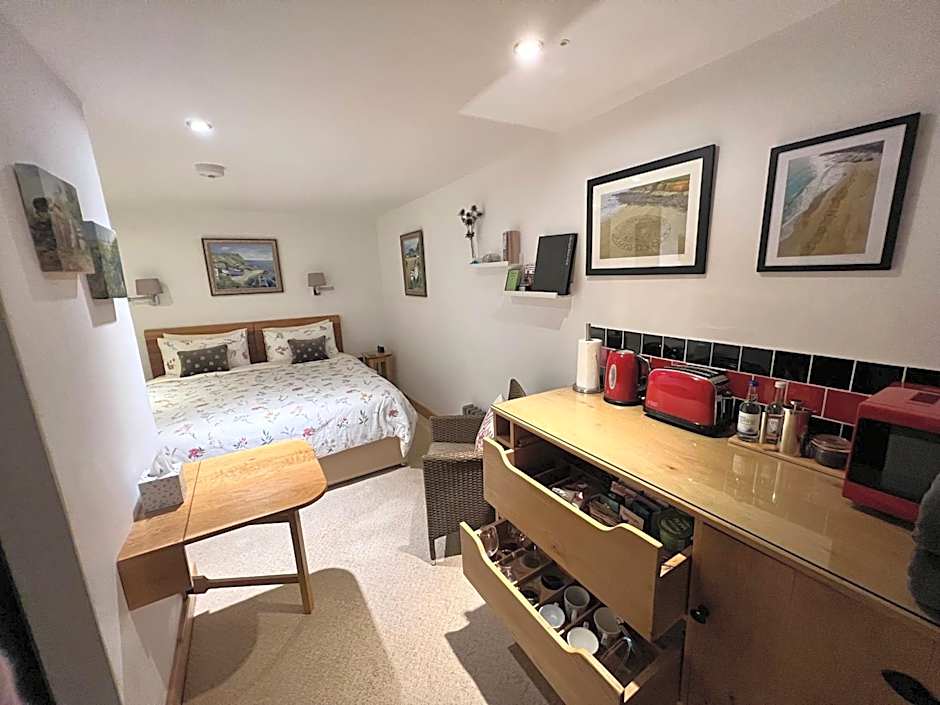 Lands End Hostel and B&B