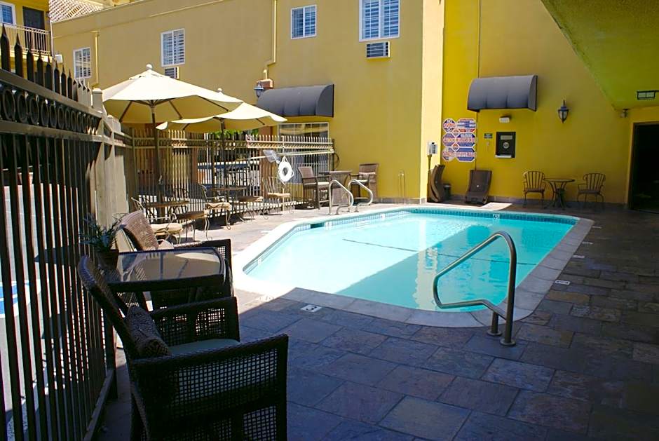 Napa Valley Hotel & Suites