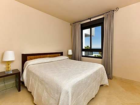 One-Bedroom Apartment with Sea View