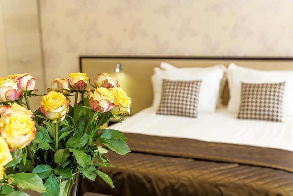 City Avenue Hotel by HMG