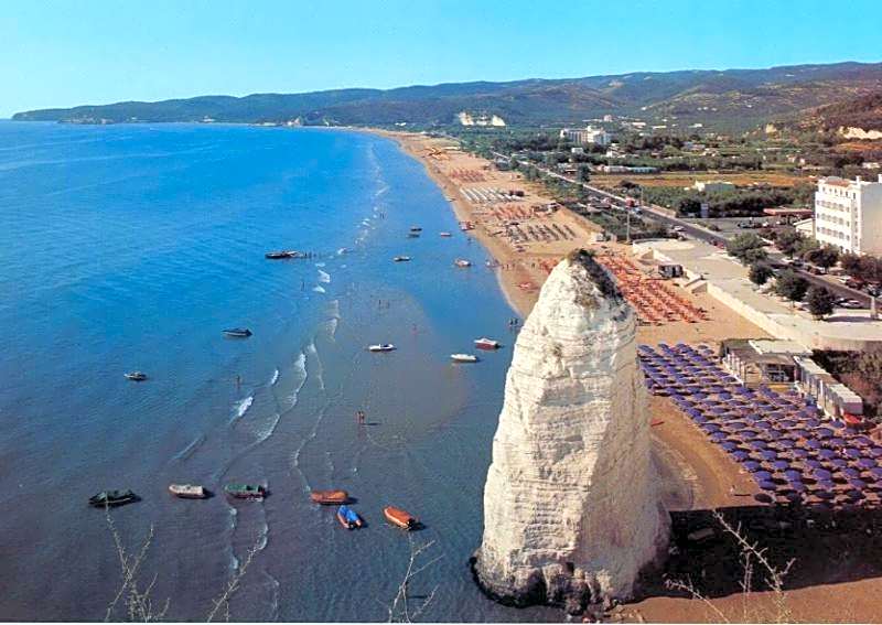 B&B Palazzo Manfredi Vieste, Fronte mare con Parcheggio