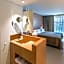 Bitzaro Grande Hotel & Suites