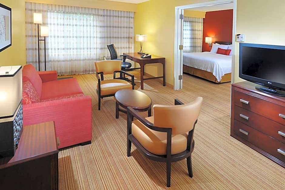 Courtyard by Marriott Houston Hobby Airport