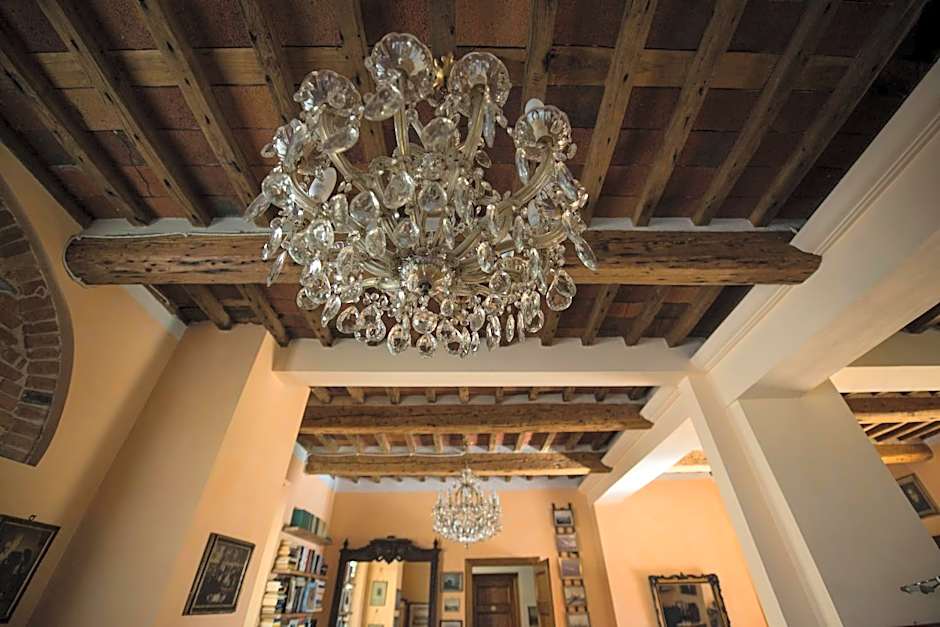 Al Porto Di Lucca B&B