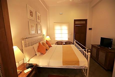 Deluxe Double Room + Early check-in/Late check-out on availability + FREE DROP off at Railway Station + 20% discount on Adisham Bungalow Excursion