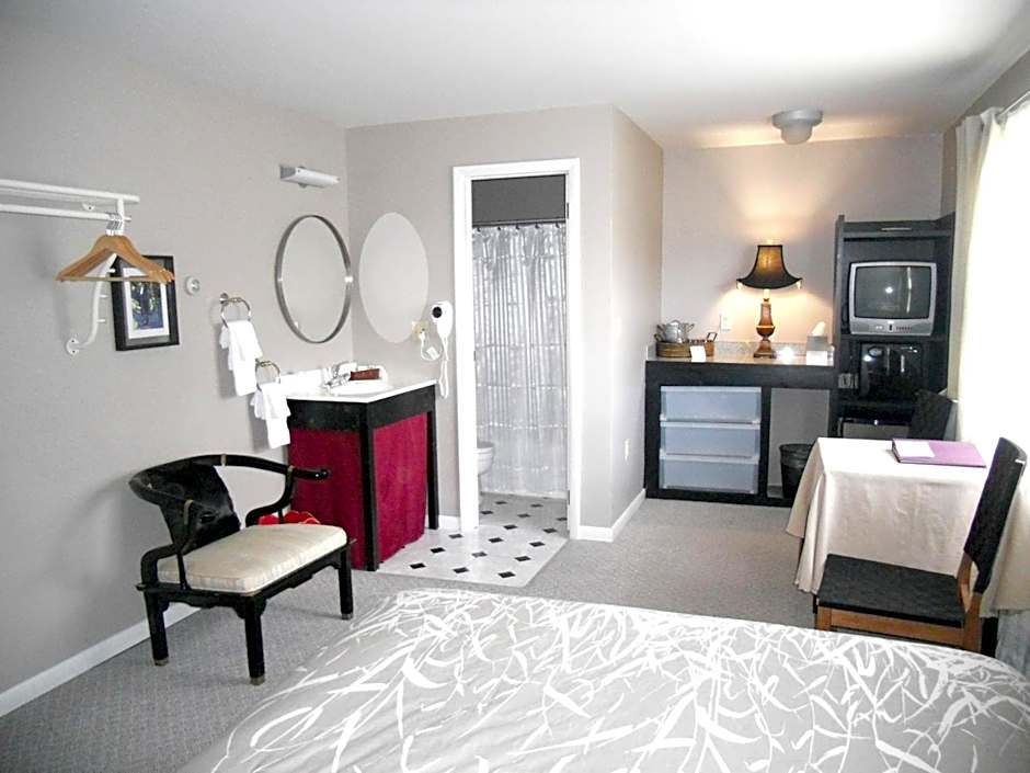 Vinehurst Inn & Suites